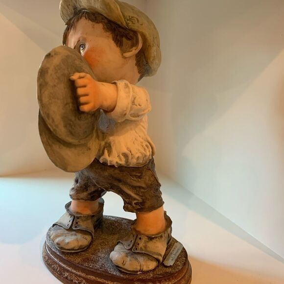 Darling Boy Figurine by Armani - Picture 4 of 7